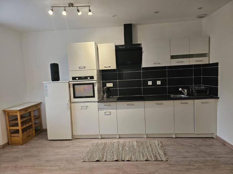 Joli Appartement En Face De Lac Nantua Eksteriør bilde